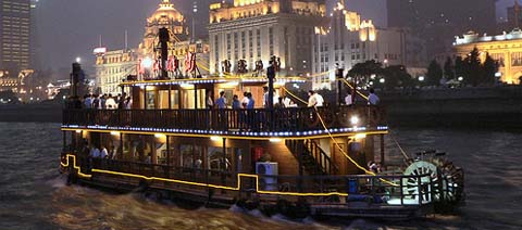 Huangpu River Night Cruise - on shownbylocals.com