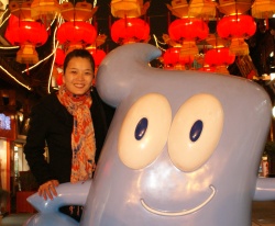 Lisa, your english speaking Shanghai local tour guide